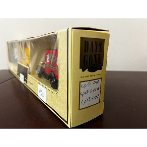 Vintage LLEDO LP13 1934 MODEL A FORD VAN Truck set of 3 news newspaper new - Picture 5 of 11